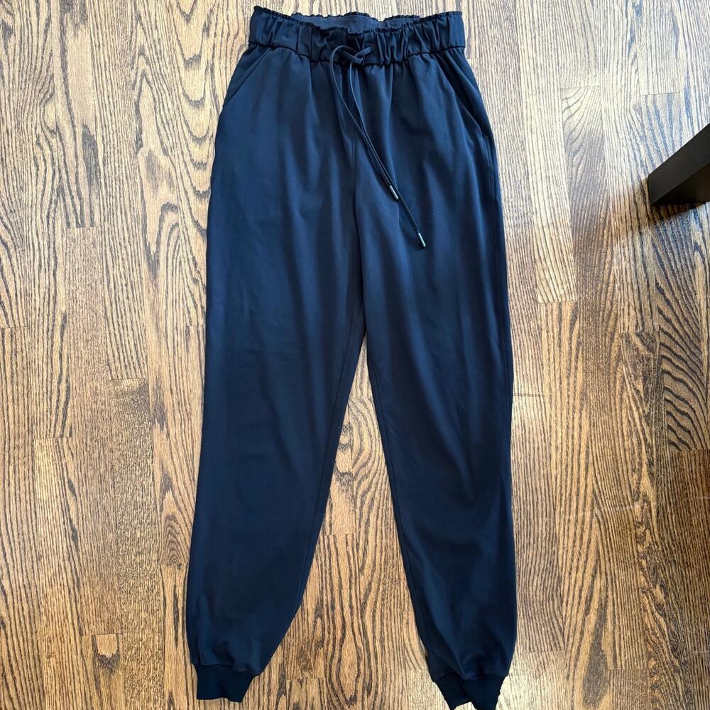 Lululemon Stretch High-Rise Jogger - Size 4 -Like New!